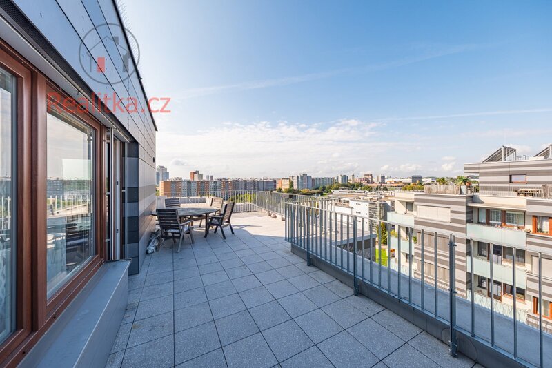 PRONÁJEM LUXUSNÍHO BYTU 4+KK S TERASOU 114 m², PRAHA 5 – JINONICE