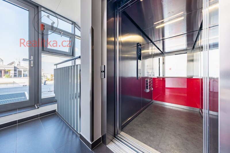 PRONÁJEM LUXUSNÍHO BYTU 4+KK S TERASOU 114 m², PRAHA 5 – JINONICE