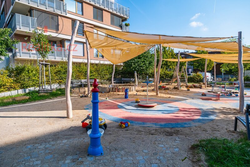 PRONÁJEM LUXUSNÍHO BYTU 4+KK S TERASOU 114 m², PRAHA 5 – JINONICE