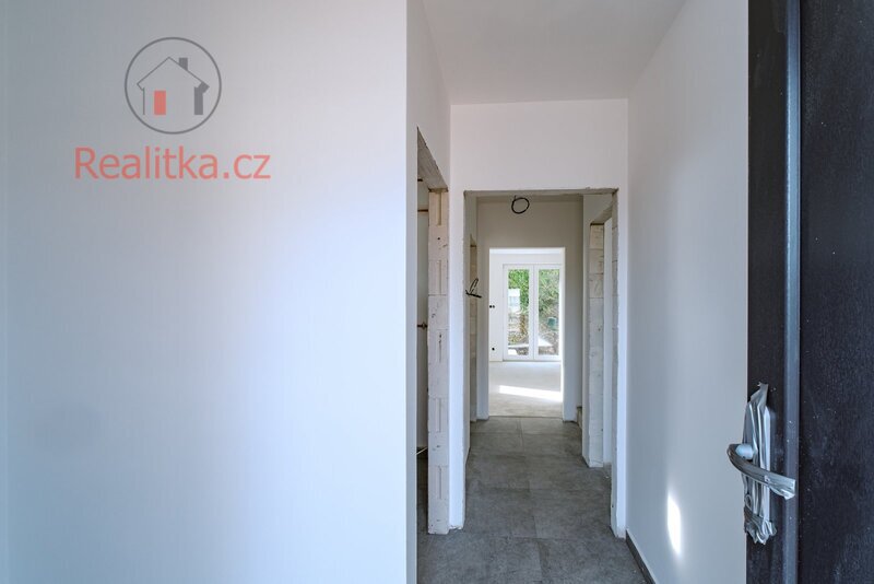 Prodej moderní novostavby dvojdomu ve Sluhách, okres Praha - východ