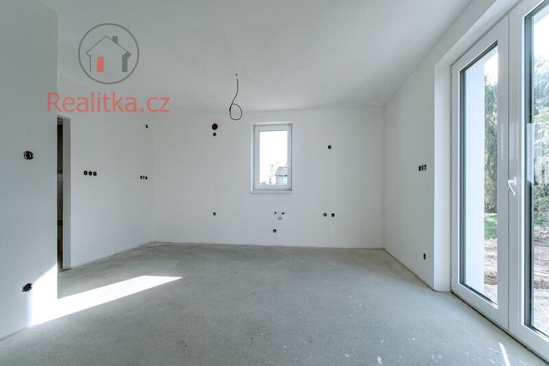 Prodej moderní novostavby dvojdomu ve Sluhách, okres Praha - východ