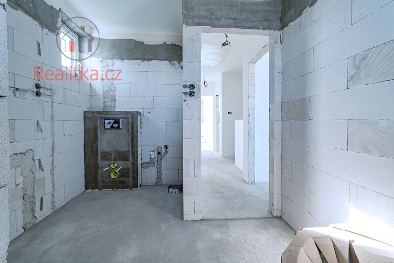 Prodej moderní novostavby dvojdomu ve Sluhách, okres Praha - východ