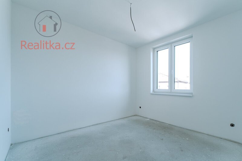 Prodej moderní novostavby dvojdomu ve Sluhách, okres Praha - východ