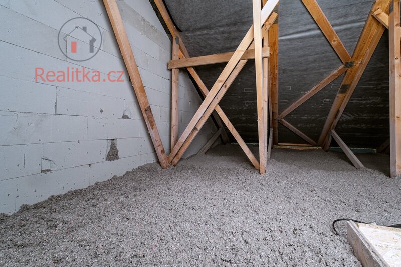 Prodej moderní novostavby dvojdomu ve Sluhách, okres Praha - východ