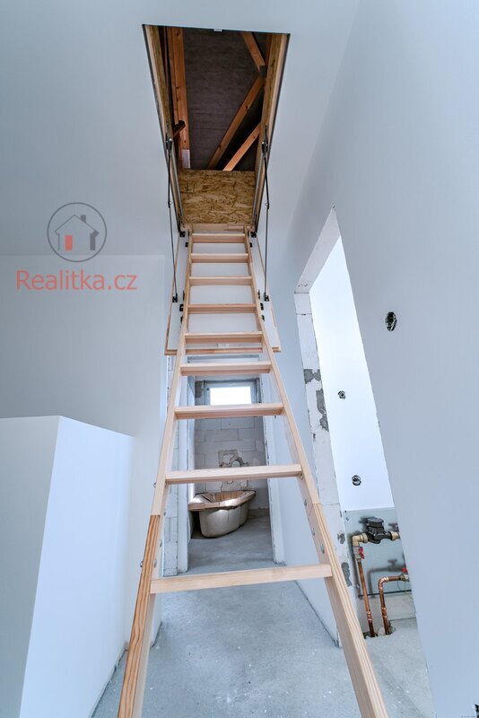 Prodej moderní novostavby dvojdomu ve Sluhách, okres Praha - východ