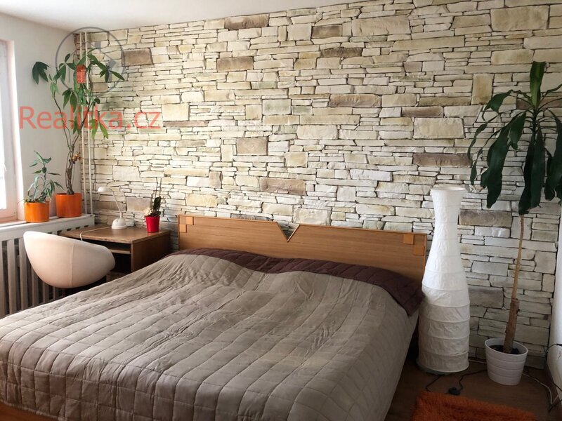 Pronájem slunného bytu po zdařilé rekonstrukci