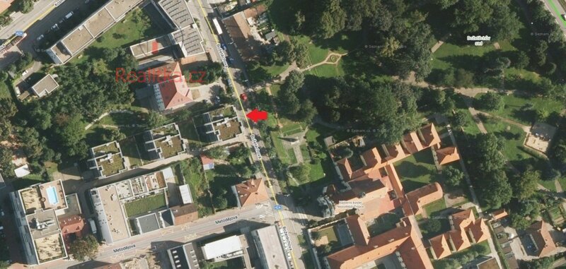 Prodej XL parkovacího stání.