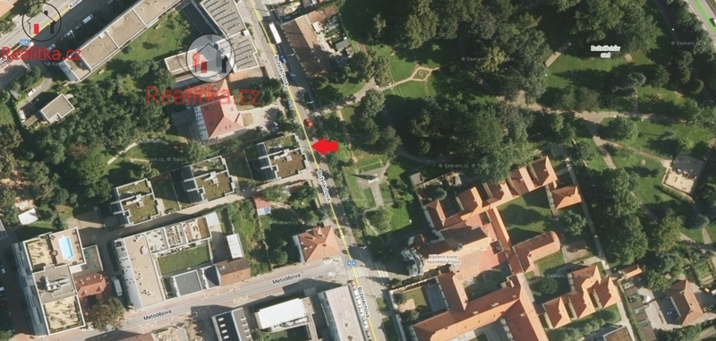 Prodej XL parkovacího stání.