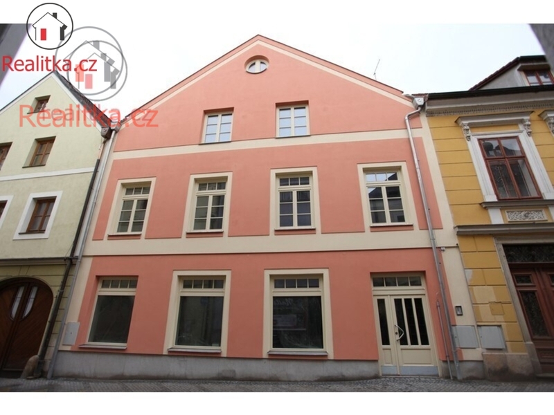 Pronájem komerčního prostoru v centru Jindřichova Hradce
