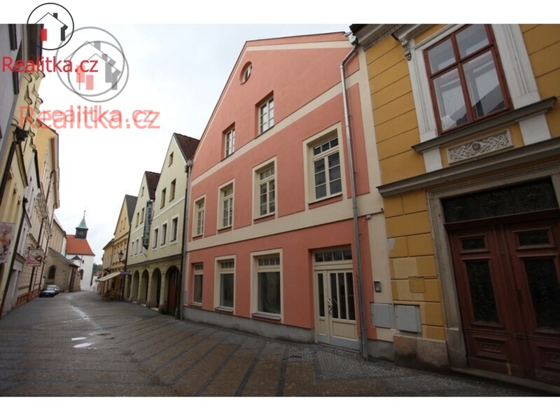 Pronájem komerčního prostoru v centru Jindřichova Hradce