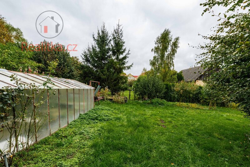 Exkluzivně vám nabízíme rodinný dům 5+1 s garáží a velkou zahradou ve Slapech u Tábora