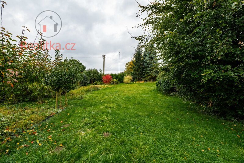 Exkluzivně vám nabízíme rodinný dům 5+1 s garáží a velkou zahradou ve Slapech u Tábora