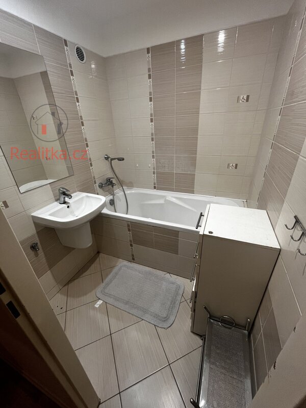 PRONÁJEM bytu 3+1 v Neratovicích