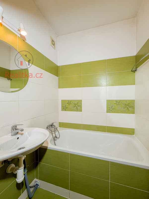 Pronájem bytu 2+1 s balkonem - Mělník