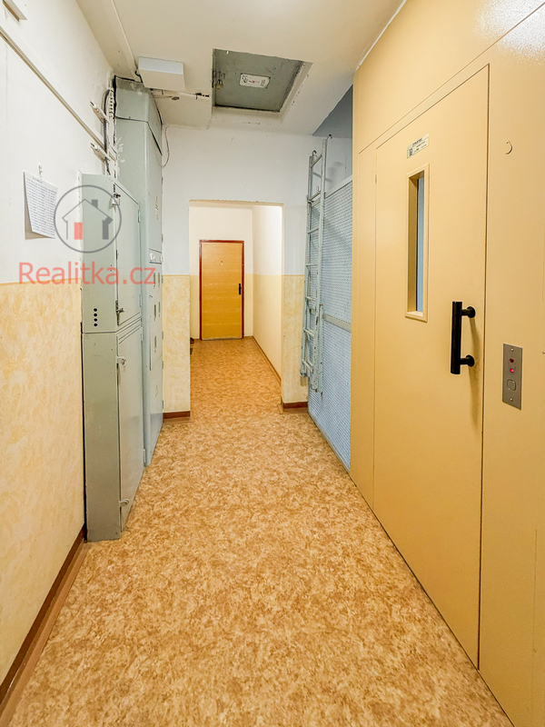 Pronájem bytu 2+1 s balkonem - Mělník