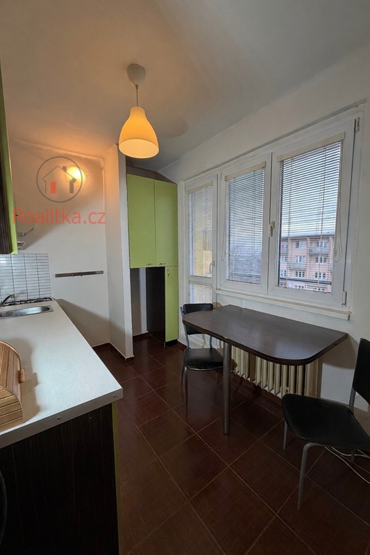 Pronájem bytu 2+1 s balkonem - Mělník