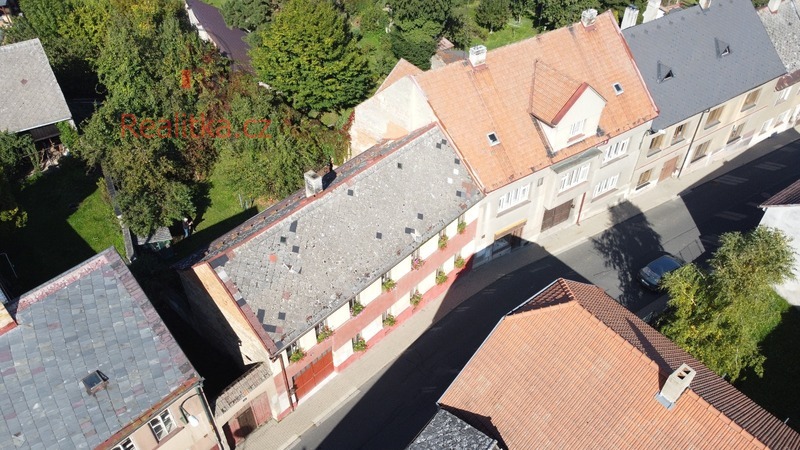 Prodej dvougeneračního rodinného domu ve Mšeně u Mělníka.