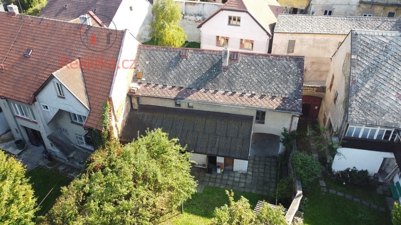 Prodej dvougeneračního rodinného domu ve Mšeně u Mělníka.