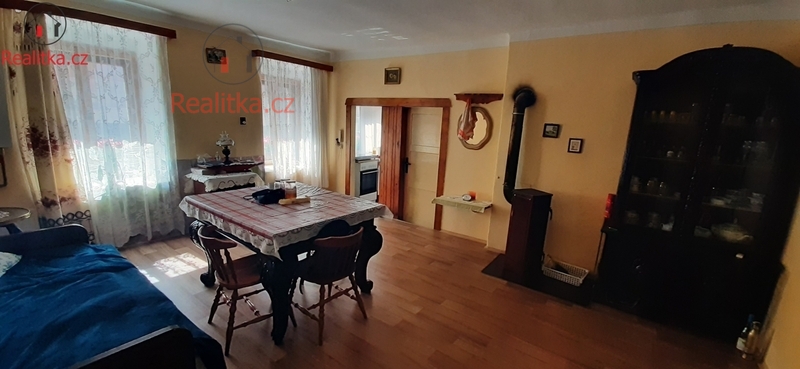 Prodej dvougeneračního rodinného domu ve Mšeně u Mělníka.