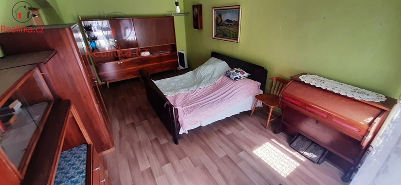 Prodej dvougeneračního rodinného domu ve Mšeně u Mělníka.