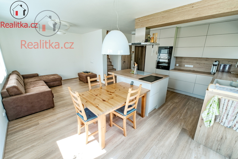 Prodej novostavby 4+1 v Kojeticích u Prahy – moderní bydlení nedaleko metropole
