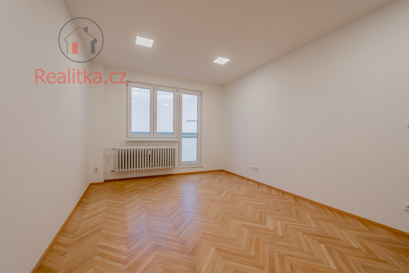 Prostorný byt 3+1 se třemi lodžiemi