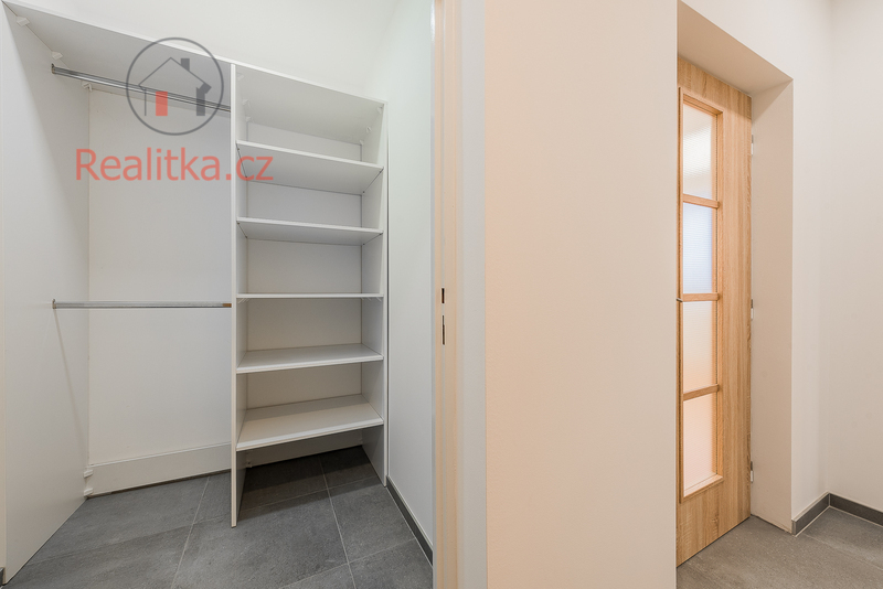 Prostorný byt 3+1 se třemi lodžiemi