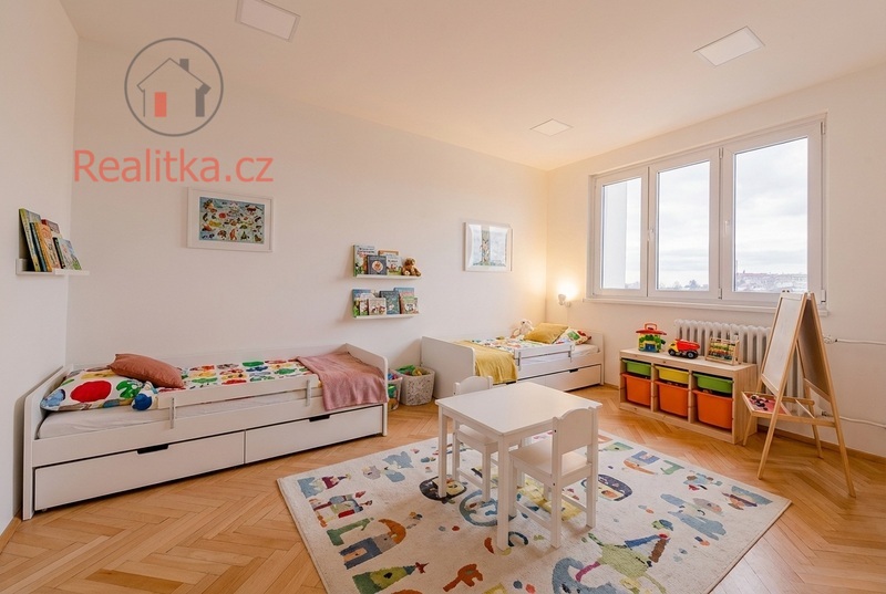 Prostorný byt 3+1 se třemi lodžiemi