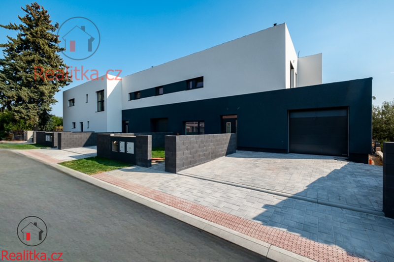 Luxusní řadový dům 5+KK, 147 m2 Slivenec (Praha 5)