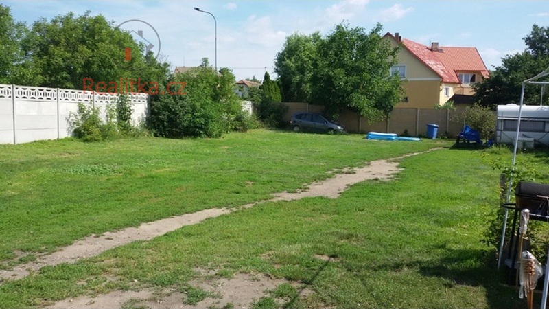 Nabízíme prodej zahrady o celkové výměře 623 m2 v Mělníku.
