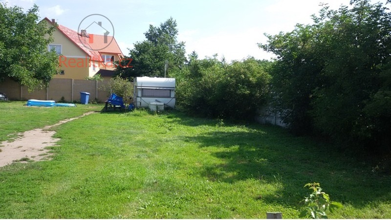 Nabízíme prodej zahrady o celkové výměře 623 m2 v Mělníku.