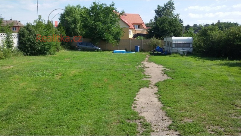 Nabízíme prodej zahrady o celkové výměře 623 m2 v Mělníku.