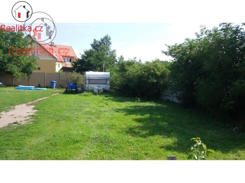 Nabízíme prodej zahrady o celkové výměře 623 m2 v Mělníku.