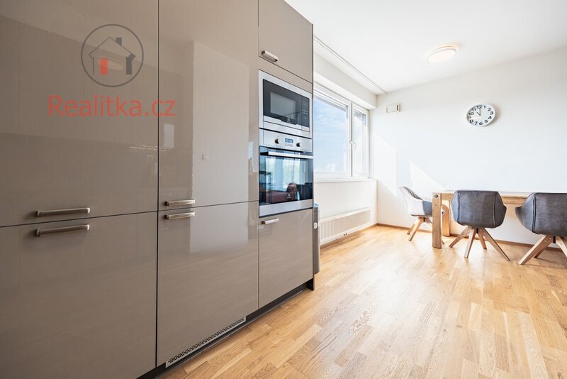 PRODEJ LUXUSNÍHO BYTU 4+KK S TERASOU 114 m², PRAHA 5 – JINONICE