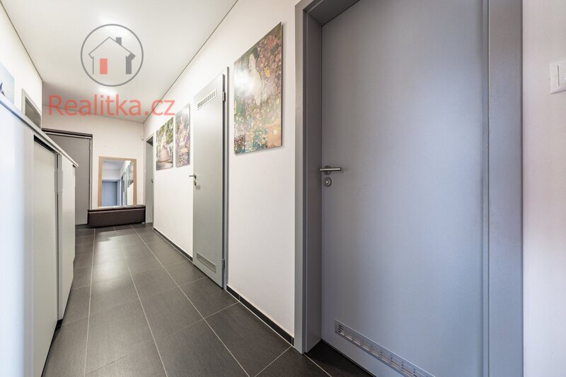 PRODEJ LUXUSNÍHO BYTU 4+KK S TERASOU 114 m², PRAHA 5 – JINONICE