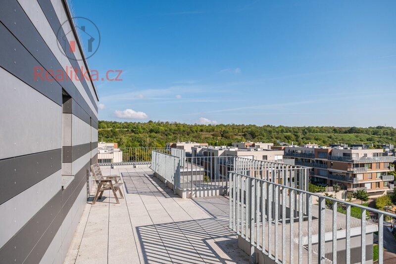 PRODEJ LUXUSNÍHO BYTU 4+KK S TERASOU 114 m², PRAHA 5 – JINONICE