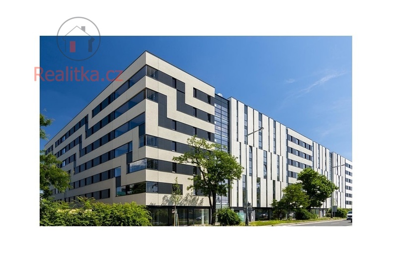 Pronájem rozšířeného parkovacího stání Praha, Holešovice