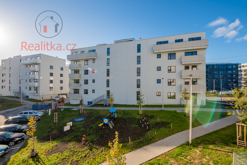 Nabízíme k prodeji moderní byt 2+kk v rezidenční čtvrti Kladno – Ostrovec.