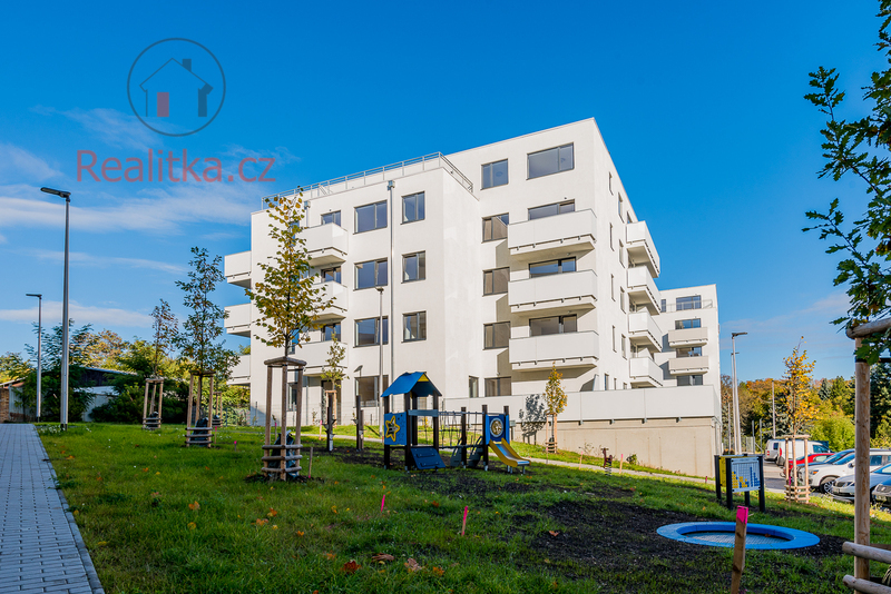 Nabízíme k prodeji moderní byt 2+kk v rezidenční čtvrti Kladno – Ostrovec.