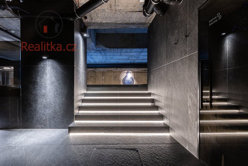 Prodej loftového bytu v rezidenci VANGUARD s terasou o celkové výměře 124 m2