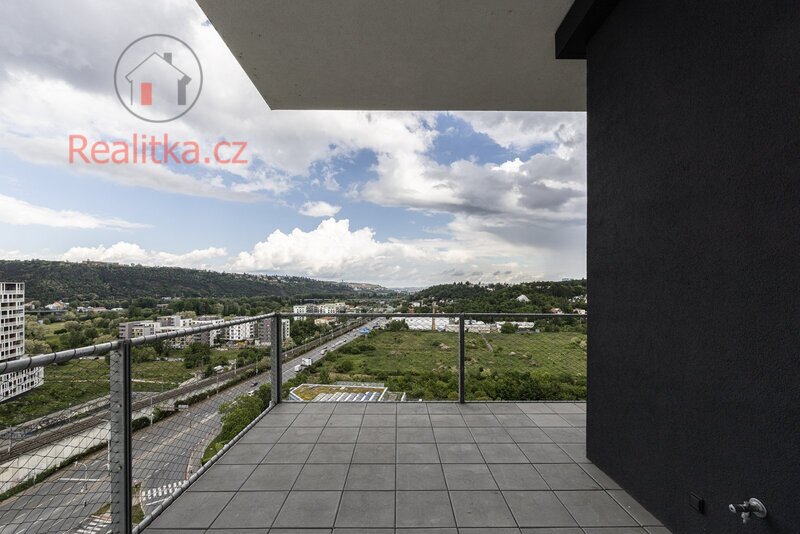 Prodej loftového bytu v rezidenci VANGUARD s terasou o celkové výměře 124 m2