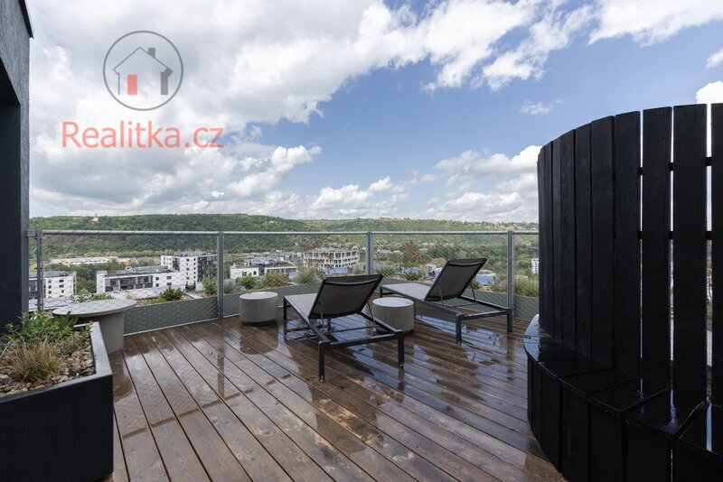 Prodej loftového bytu v rezidenci VANGUARD s terasou o celkové výměře 124 m2