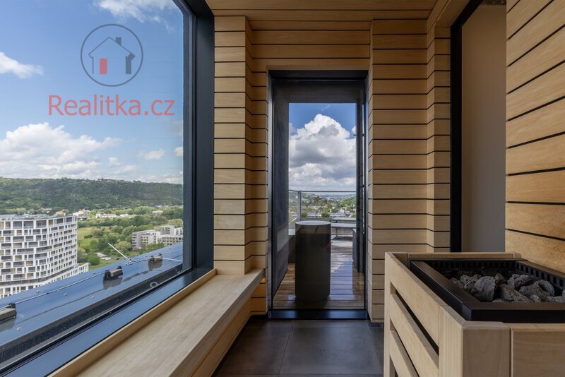 Prodej loftového bytu v rezidenci VANGUARD s terasou o celkové výměře 124 m2