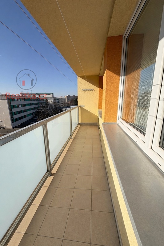 Pronájem bytu 2+kk s lodžií - Mělník, ul. Bezručova