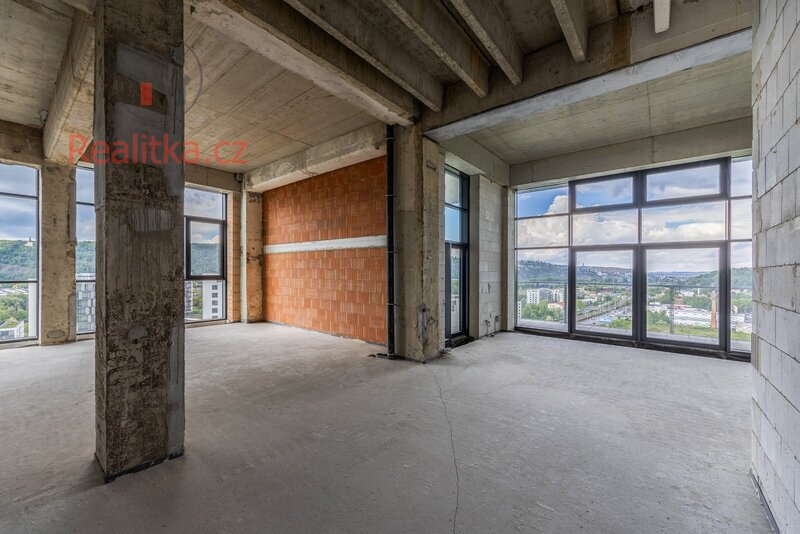 Prodej loftového bytu v rezidenci VANGUARD s terasou o celkové výměře 124 m2